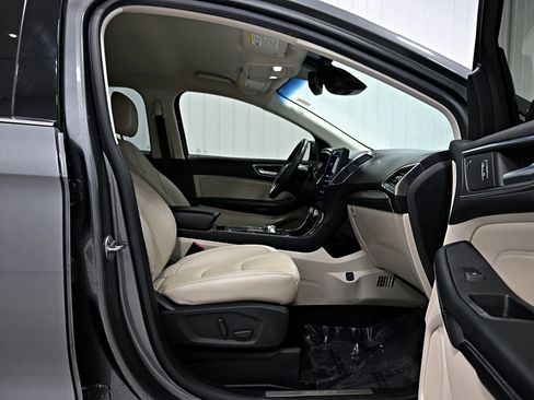 Used 2022 Ford Edge Titanium AWD/4WD image 24