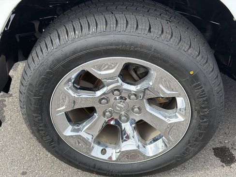 Used 2020 RAM 1500 Big Horn AWD/4WD image 11