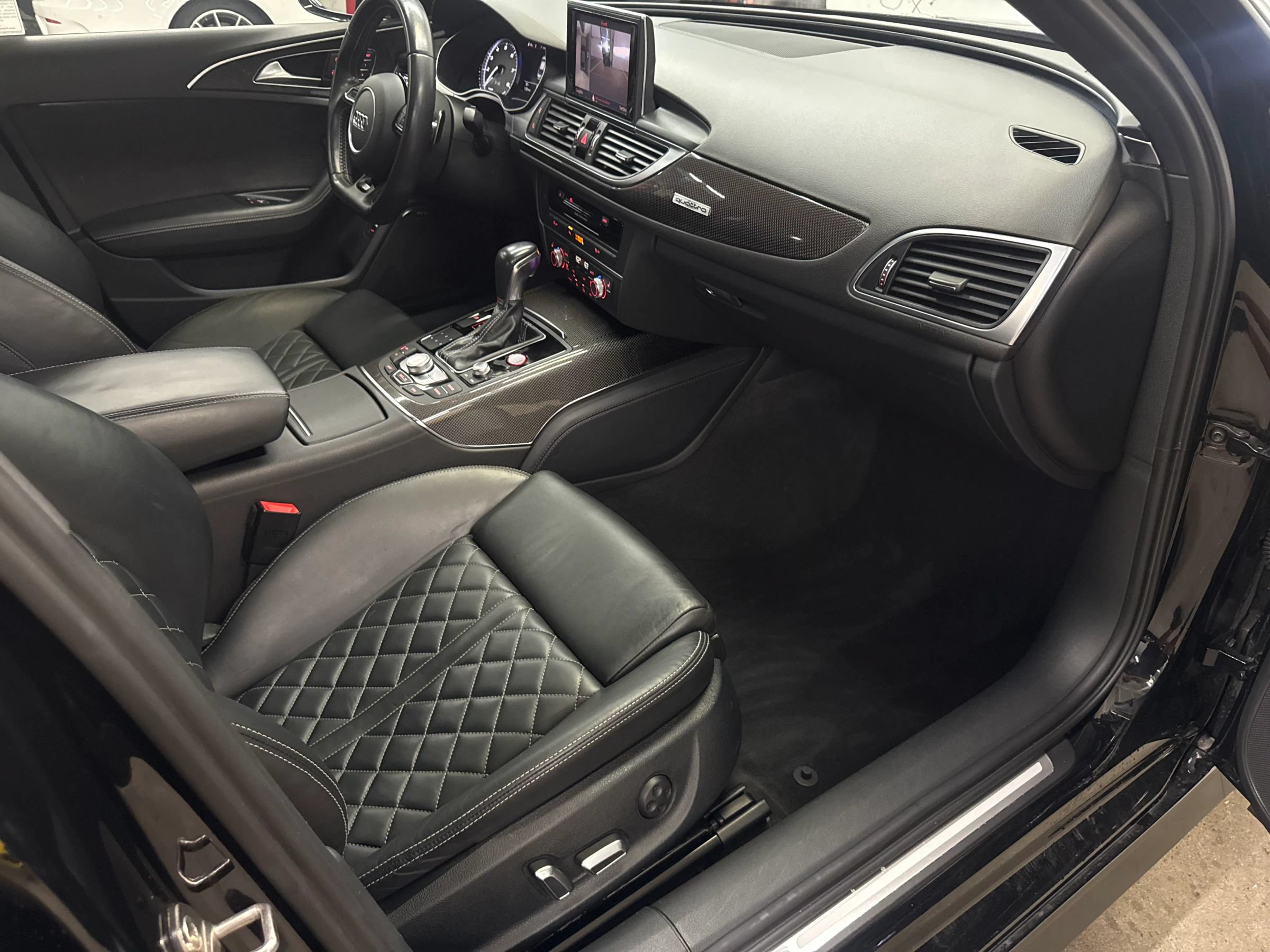 Used 2017 Audi S6 Premium Plus w/ S6 Sport Package AWD/4WD image 27