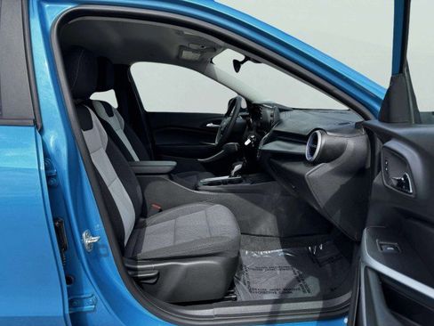 Used 2025 Chevrolet Trax LS w/ LS Convenience Package image 45