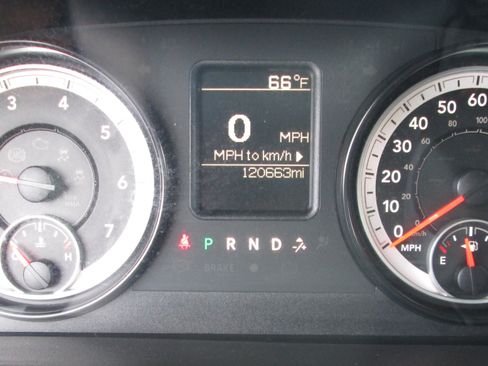 Used 2015 RAM 2500 Tradesman w/ Chrome Appearance Group AWD/4WD image 17