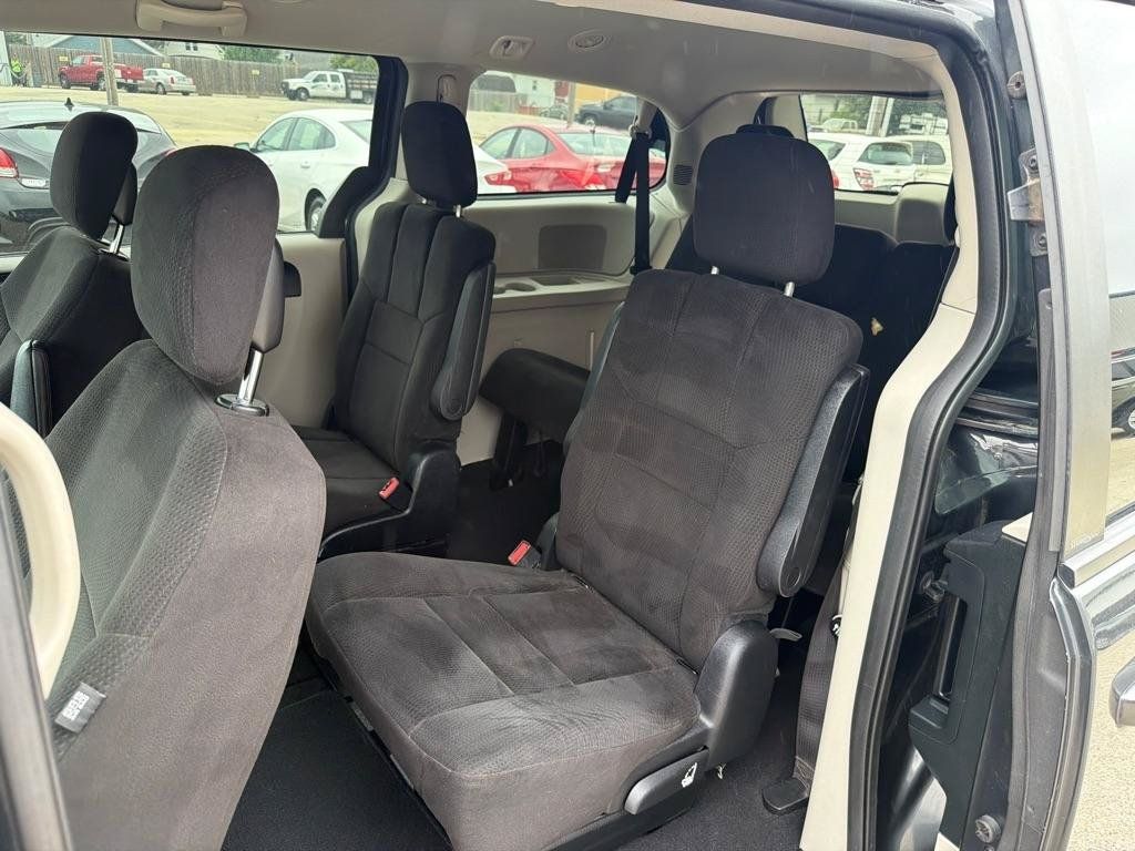 Used 2012 Dodge Grand Caravan SXT FWD image 14