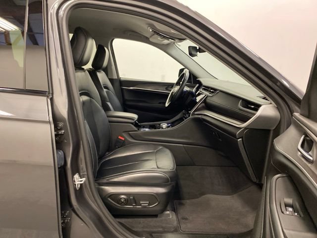 Used 2022 Jeep Grand Cherokee L Limited AWD/4WD image 26