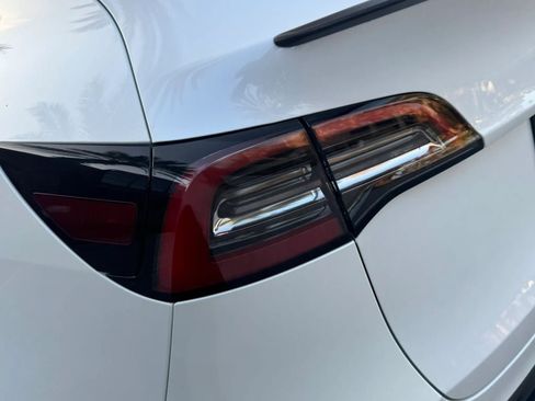 Used 2024 Tesla Model Y Performance AWD/4WD image 40