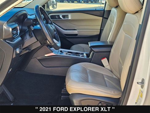 Used 2021 Ford Explorer XLT w/ Equipment Group 202A image 11