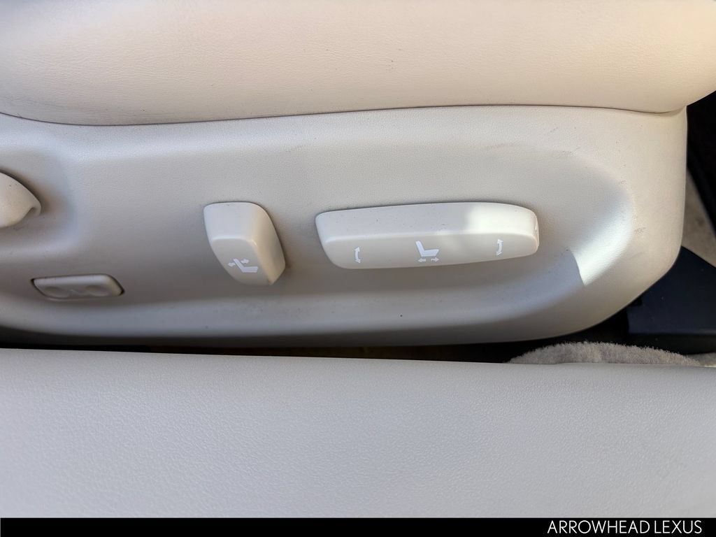 Used 2012 Lexus IS 250C RWD image 12