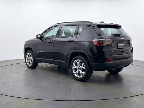 Used 2025 Jeep Compass Latitude AWD/4WD image 6