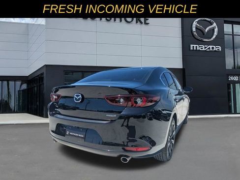 Certified 2025 MAZDA MAZDA3 s FWD image 3