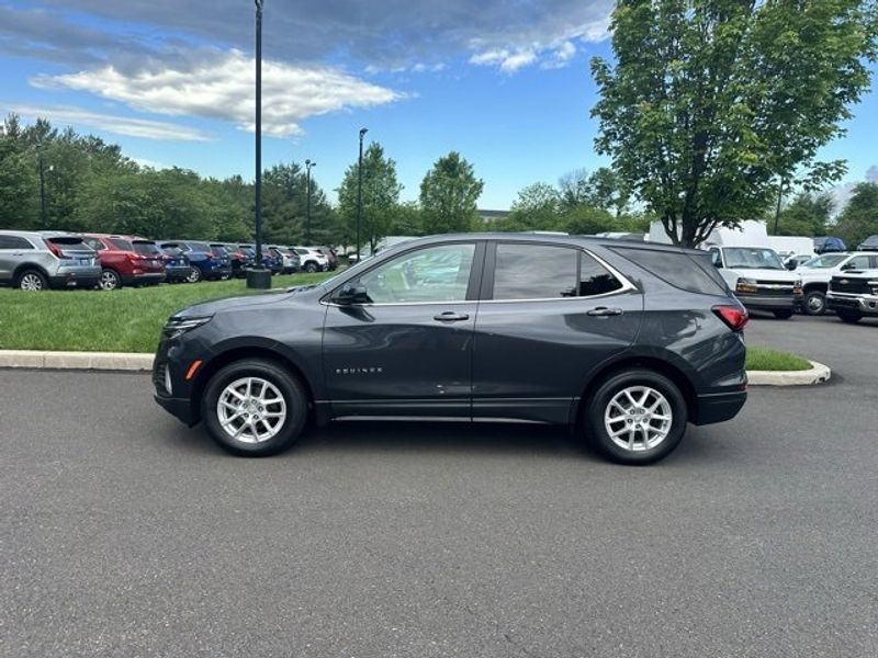 Certified 2022 Chevrolet Equinox LT image 1