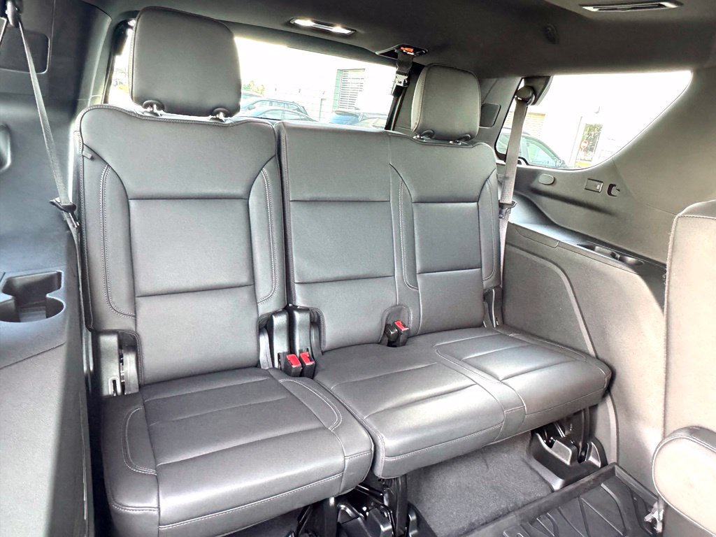 Used 2024 Chevrolet Tahoe Z71 w/ Luxury Package AWD/4WD image 28