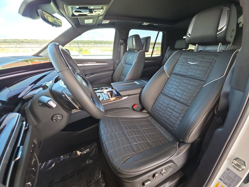 Certified 2025 Cadillac Escalade Sport Platinum w/ LPO, ONYX Package AWD/4WD image 20