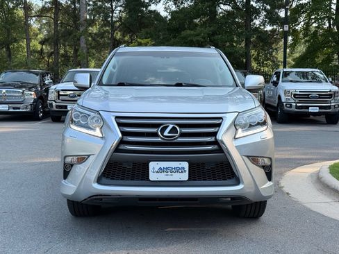 Used 2016 Lexus GX 460 w/ Premium Package AWD/4WD image 2