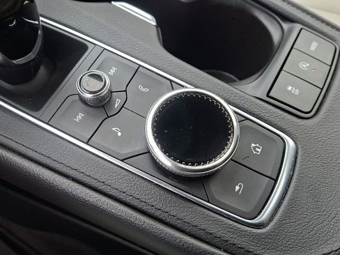 Used 2021 Cadillac XT4 Luxury w/ Cold Weather Package image 16