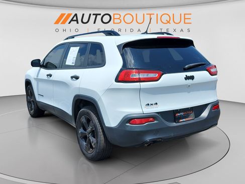 Used 2018 Jeep Cherokee Sport AWD/4WD image 3