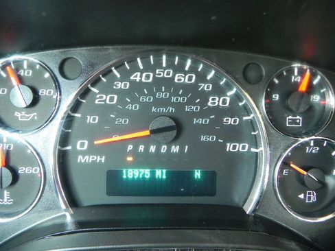 Used 2017 Chevrolet Express 3500 LT w/ LT Preferred Equipment Group image 10