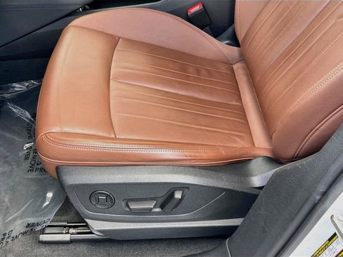 Certified 2024 Audi Q8 e-tron Premium AWD/4WD image 19