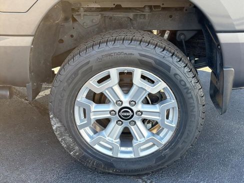 Used 2024 Nissan Titan SV w/ SV Convenience Package image 27