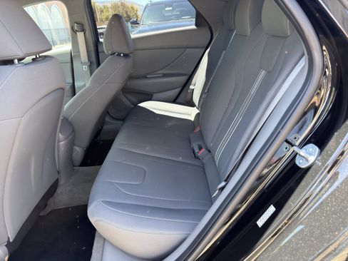 Used 2023 Hyundai Elantra SEL w/ Convenience Package FWD image 16