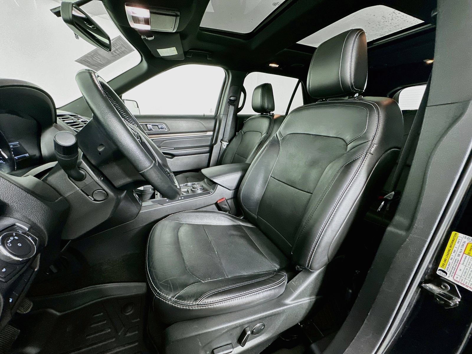 Used 2018 Ford Explorer Limited AWD/4WD image 23