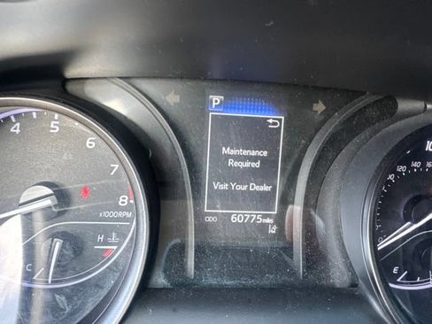 Used 2021 Toyota Camry SE w/ Carpet Mat Package (TMS) FWD image 8