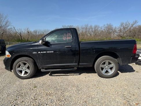 Used 2012 RAM 1500 Express image 3
