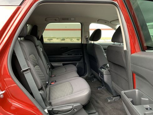 Used 2024 Nissan Pathfinder SV image 29