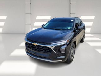 Used 2025 Chevrolet Trax LT w/ Driver Confidence Package image 1