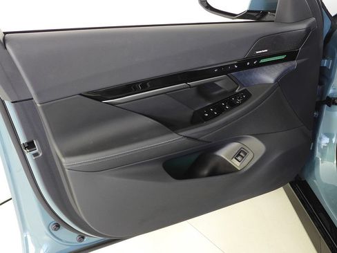 Used 2026 BMW 530i w/ M Sport Package RWD image 11