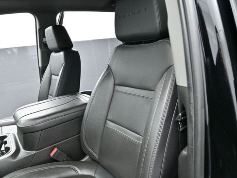 Used 2023 GMC Sierra 3500 Denali w/ Denali Ultimate Package image 15