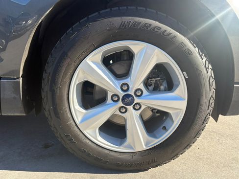 Used 2016 Ford Edge SE image 12