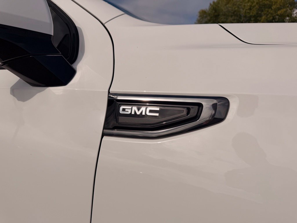 Used 2021 GMC Yukon XL AT4 w/ AT4 Premium Plus Package AWD/4WD image 16