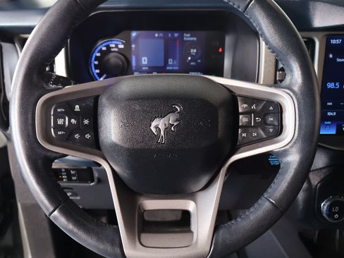 Used 2024 Ford Bronco Outer Banks AWD/4WD image 3