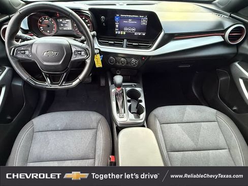 Used 2024 Chevrolet Trax RS w/ Sunroof Package FWD image 11