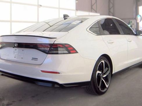 Used 2023 Honda Accord Sport image 3