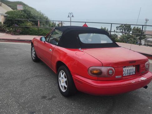 Used 1997 MAZDA MX-5 Miata M-Edition RWD image 6
