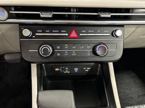 Used 2025 Hyundai Tucson SE AWD/4WD image 19