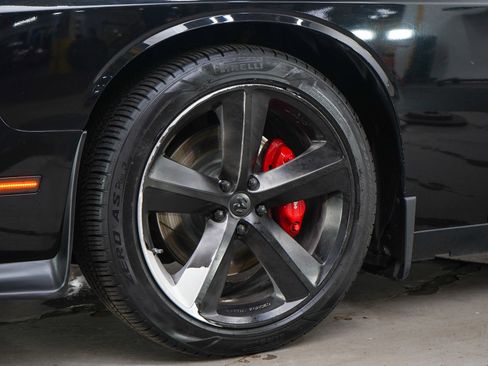 Used 2009 Dodge Challenger SRT8 w/ SRT Option Group II RWD image 26