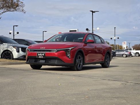 New 2025 Kia K4 LXS image 2