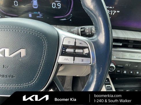 Used 2024 Kia Telluride EX w/ EX Captain's Chair Package image 21