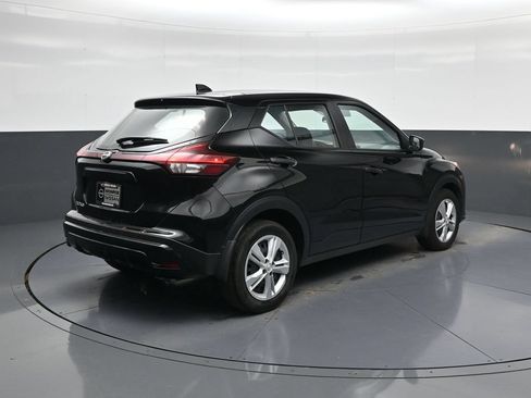 Certified 2025 Nissan Kicks Play S FWD image 10