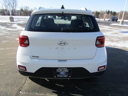 Used 2021 Hyundai Venue SEL image 6