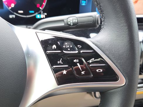 Used 2025 Mercedes-Benz GLA 250 image 13