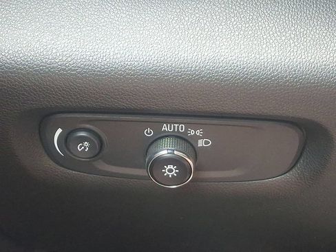 Certified 2023 Chevrolet Traverse LT FWD image 24