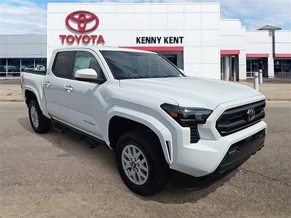 New 2025 Toyota Tacoma SR5