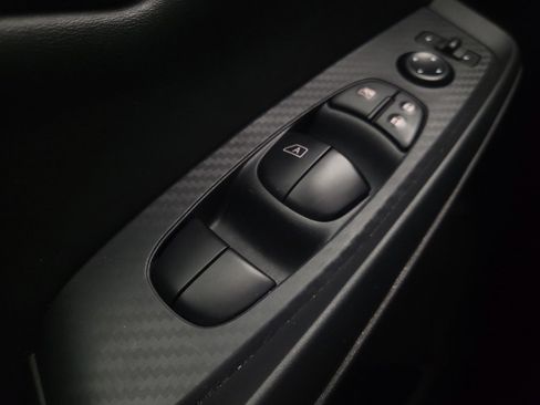 Used 2025 Nissan Sentra SV FWD image 27