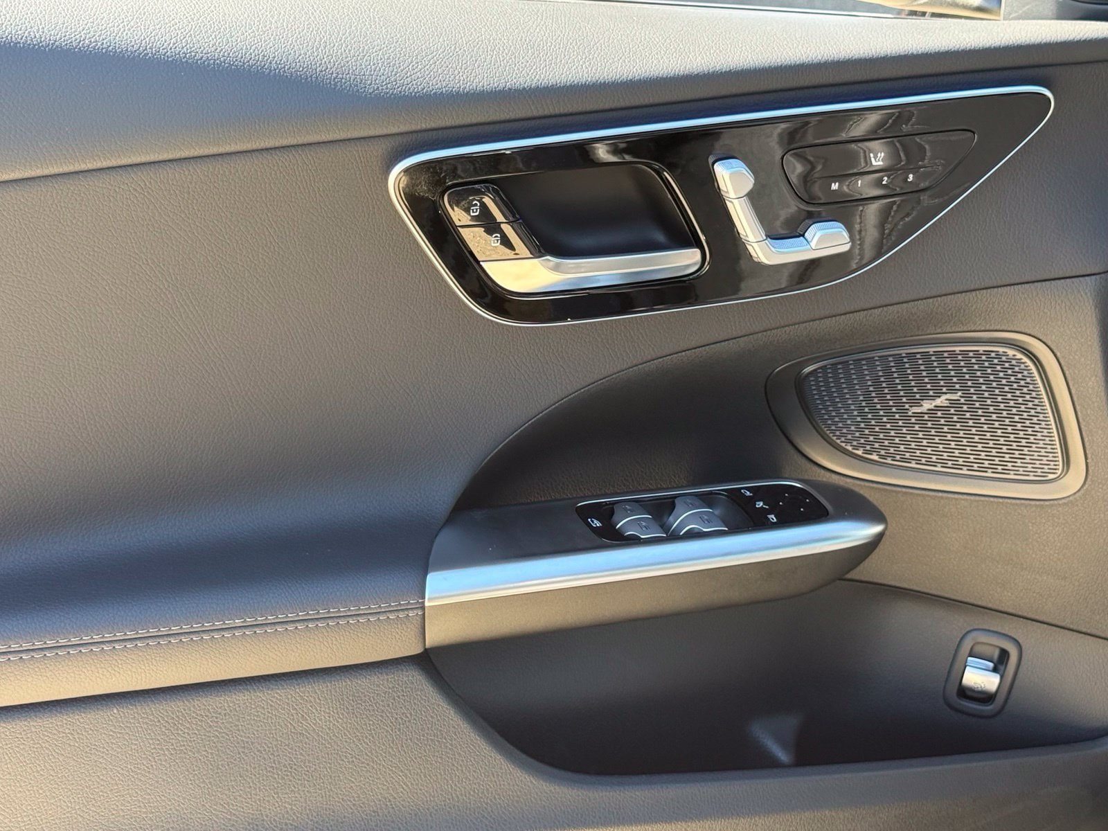 Used 2025 Mercedes-Benz C 300 Sedan image 20