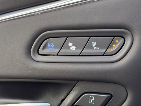 Used 2023 Cadillac Escalade Sport Platinum w/ LPO, ONYX Package image 17