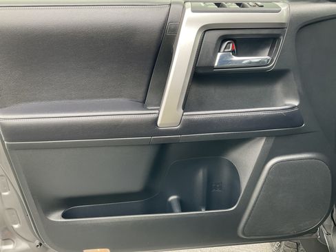 Used 2018 Toyota 4Runner SR5 Premium AWD/4WD image 27