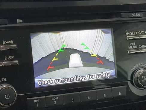 Used 2017 Nissan Rogue S AWD/4WD image 32