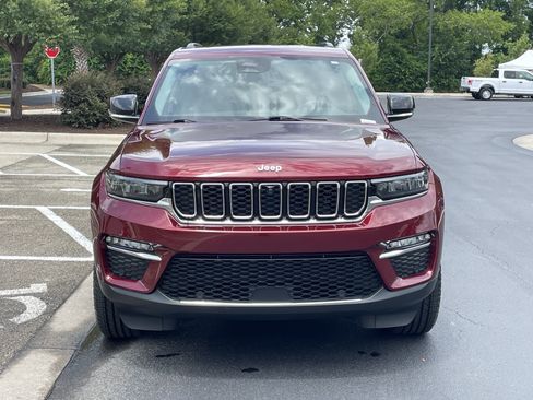 Used 2023 Jeep Grand Cherokee Limited w/ Luxury Tech Group II AWD/4WD image 3